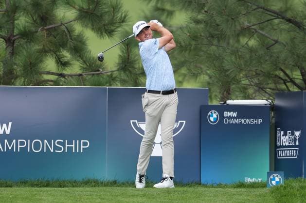 CASTLE ROCK, CO - AUGUST 23: Keegan Bradley hits his tee shot on the 15th hole during the second round of the BMW Championship on August 23, 2024 at Castle Pines Golf Club in Castle Rock, CO. (Photo by Scott Winters Icon Sportswire) GOLF: AUG 23 PGA, Golf Herren FedExCup Playoffs - BMW Championship EDITORIAL USE ONLY Icon2408231322