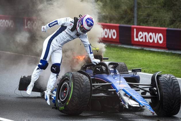 02 SARGEANT Logan (usa), Williams Racing FW46, action, crash, accident, and fire, feu during the Formula 1 Heineken Dutch Grand Prix 2024, 15th round of the 2024 Formula One World Championship, WM, Weltmeisterschaft from August 23 to 25, 2024 on the Circuit Zandvoort, in Zandvoort, Netherlands - F1 - DUTCH GRAND PRIX 2024 DPPI Panoramic  240824_R15_OLANDA_DP_FG009002_
