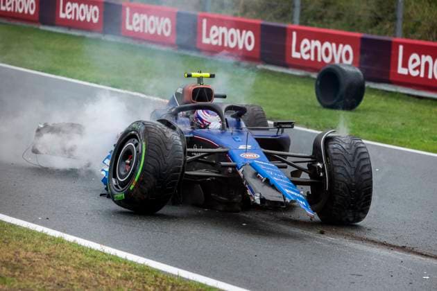 02 SARGEANT Logan (usa), Williams Racing FW46, action, crash, accident, and fire, feu during the Formula 1 Heineken Dutch Grand Prix 2024, 15th round of the 2024 Formula One World Championship, WM, Weltmeisterschaft from August 23 to 25, 2024 on the Circuit Zandvoort, in Zandvoort, Netherlands - F1 - DUTCH GRAND PRIX 2024 DPPI Panoramic  240824_R15_OLANDA_DP_FG008890_