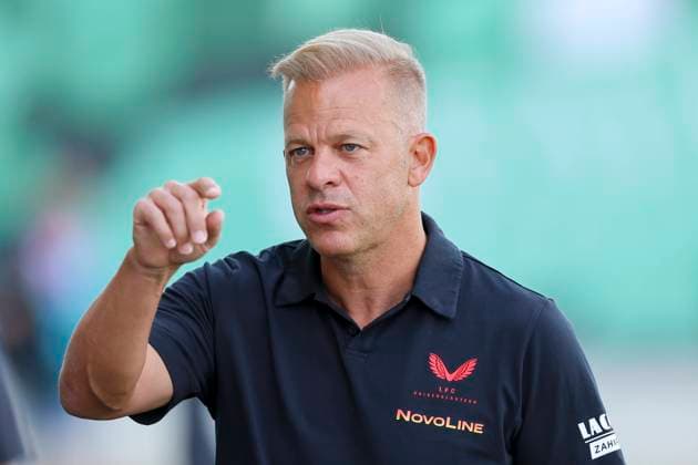 Coach Markus Anfang 1 FC Kaiserslautern gestures, 2 Bundesliga, Preußen Münster vs 1 FC Kaiserslautern, Preußenstadion on August 24, 2024 in Münster, Germany Photo by Marco Steinbrenner DeFodi Images Coach Markus Anfang 1 FC Kaiserslautern gestures, 2 Bundesliga, Preußen Münster vs 1 FC Kaiserslautern, Preußenstadion, August 24, 2024 in Münster, Germany Photo by Marco Steinbrenner DeFodi Images DFB DFL REGULATIONS PROHIBIT ANY USE OF PHOTOGRAPHS AS IMAGE SEQUENCES AND OR QUASI VIDEO Defodi 700 scp fcK 20240824 001 Defodi-700 DFB DFL REGULATIONS PROHIBIT ANY USE OF PHOTOGRAPHS AS IMAGE SEQUENCES AND OR QUASI-VIDEO.