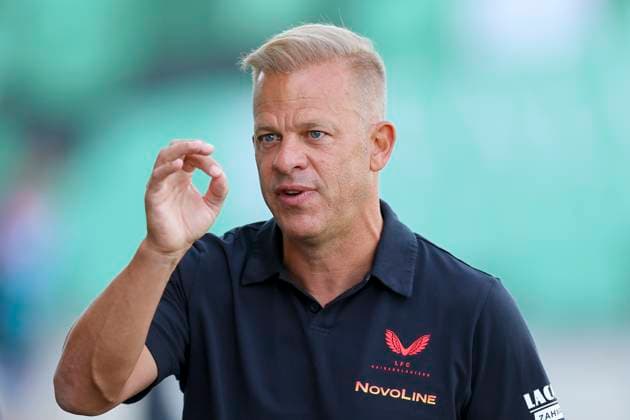 Coach Markus Anfang 1 FC Kaiserslautern gestures, 2 Bundesliga, Preußen Münster vs 1 FC Kaiserslautern, Preußenstadion on August 24, 2024 in Münster, Germany Photo by Marco Steinbrenner DeFodi Images Coach Markus Anfang 1 FC Kaiserslautern gestures, 2 Bundesliga, Preußen Münster vs 1 FC Kaiserslautern, Preußenstadion, August 24, 2024 in Münster, Germany Photo by Marco Steinbrenner DeFodi Images DFB DFL REGULATIONS PROHIBIT ANY USE OF PHOTOGRAPHS AS IMAGE SEQUENCES AND OR QUASI VIDEO Defodi 700 scp fcK 20240824 002 Defodi-700 DFB DFL REGULATIONS PROHIBIT ANY USE OF PHOTOGRAPHS AS IMAGE SEQUENCES AND OR QUASI-VIDEO.