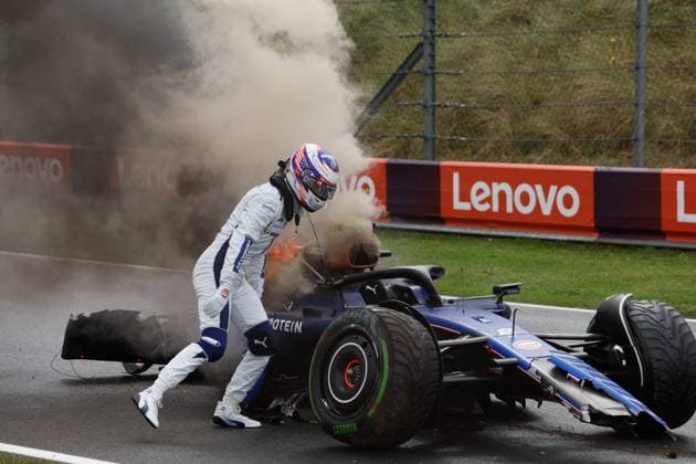 2 Logan Sargeant USA, Williams Racing after his crash, F1 Grand Prix of the Netherlands at Circuit Zandvoort on August 24, 2024 in Zandvoort, Netherlands Photo by HOCH ZWEI Zandvoort Netherlands
