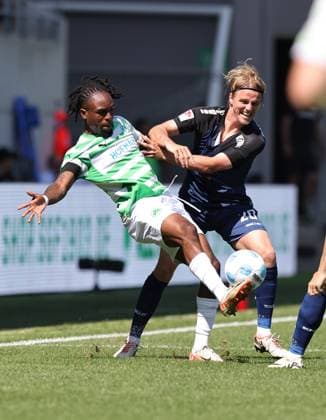 24 08 2024 Soccer Season 2024 2025 2 Soccer Bundesliga 03 Matchday SpVgg Greuther Fürth Kleeblatt SC Paderborn 07 SCP Sportfoto Zink DaMa xdaxmax DFL regulations prohibit any use of photographs as image sequences and or quasi video only for editorial use Noel Futkeu 9, SpVgg Greuther Fürth Felix Götze 20, SC Paderborn 07
