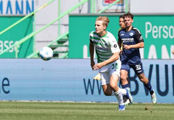 24 08 2024 Soccer Season 2024 2025 2 Soccer Bundesliga 03 Matchday SpVgg Greuther Fürth Kleeblatt SC Paderborn 07 SCP Sportfoto Zink DaMa xdaxmax DFL regulations prohibit any use of photographs as image sequences and or quasi video only for editorial use Philipp Müller 36, SpVgg Greuther Fürth