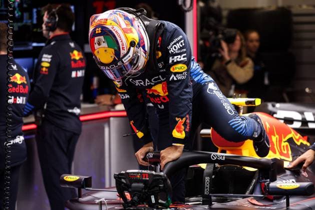 PEREZ Sergio (mex), Red Bull Racing RB20, portrait during the Formula 1 Heineken Dutch Grand Prix 2024, 15th round of the 2024 Formula One World Championship, WM, Weltmeisterschaft from August 23 to 25, 2024 on the Circuit Zandvoort, in Zandvoort, Netherlands - F1 - DUTCH GRAND PRIX 2024 DPPI Panoramic  240824_R15_OLANDA_DP_XB5_1491
