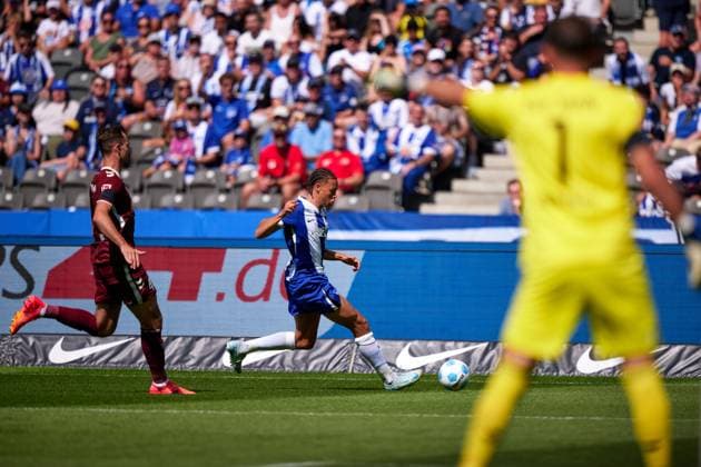 Derry Scherhant Hertha BSC, 39 , GER, Hertha BSC vs SSV Jahn Regensburg, Soccer Men, 2 Bundesliga, Season 2024 2025, 03 Matchday, 24 08 2024 DFL REGULATIONS PROHIBIT ANY USE OF PHOTOGRAPHS AS IMAGE SEQUENCES AND OR QUASI VIDEO GER, Hertha BSC vs SSV Jahn Regensburg, Soccer Men, 2 Bundesliga, Season 2024 2025, 03 Matchday, 24 08 2024 Berlin Copyright: xEibner-Pressefotox xClaudiusxRauchx EP_CRH