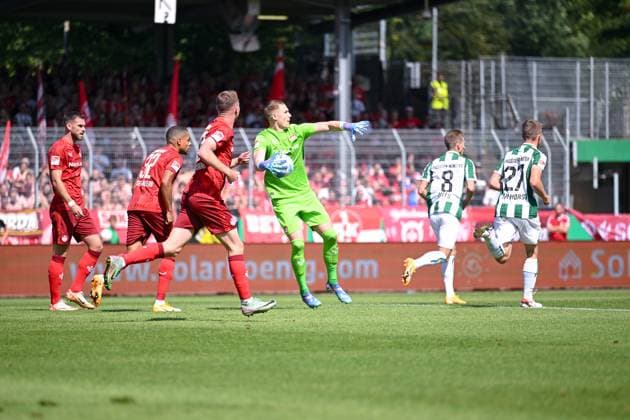 24 08 2024, Football, 2 Bundesliga, Matchday 3 Season 2024 2025, Preußen Münster 1 FC Kaiserslautern, Goalkeeper Sergio Herrera 1 FC Kaiserslautern xRHR PHOTO TKx Copyright: RHR-FOTOx RHR-FOTO TK