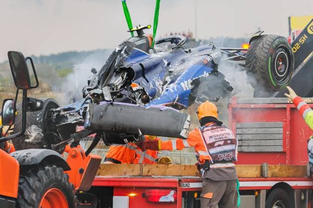 the remains of the Mercedes of Logan Sargeant USA, Williams Racing after his heavy crash in the rain, 24 08 2024, Zandvoort Netherlands , Motorsport, Formula 1, Dutch Grand Prix 2024 xprx