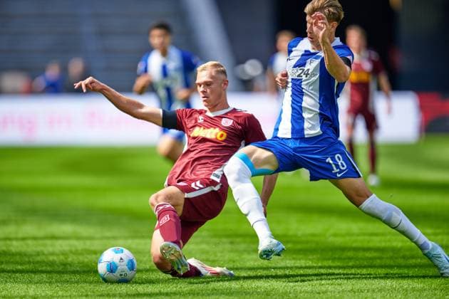 Louis Breunig SSV Jahn Regensburg, 16 , Luca Schuler Hertha BSC, 18 , GER, Hertha BSC vs SSV Jahn Regensburg, Soccer Men, 2 Bundesliga, Season 2024 2025, 03 Matchday, 24 08 2024 DFL REGULATES PROHIBIT ANY USE OF PHOTOGRAPHS AS IMAGE SEQUENCES AND OR QUASI VIDEO GER, Hertha BSC vs SSV Jahn Regensburg, Soccer men, 2 Bundesliga, Season 2024 2025, 03 Matchday, 24 08 2024 Berlin Copyright: xEibner-Pressefotox xClaudiusxRauchx EP_CRH