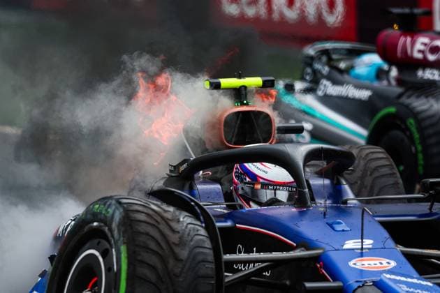 02 SARGEANT Logan (usa), Williams Racing FW46, with his car on fire after his crash in FP3 during the Formula 1 Heineken Dutch Grand Prix 2024, 15th round of the 2024 Formula One World Championship, WM, Weltmeisterschaft from August 23 to 25, 2024 on the Circuit Zandvoort, in Zandvoort, Netherlands - F1 - DUTCH GRAND PRIX 2024 DPPI Panoramic  240824_R15_OLANDA_DP_FG008948