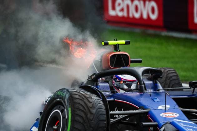 02 SARGEANT Logan (usa), Williams Racing FW46, with his car on fire after his crash in FP3 during the Formula 1 Heineken Dutch Grand Prix 2024, 15th round of the 2024 Formula One World Championship, WM, Weltmeisterschaft from August 23 to 25, 2024 on the Circuit Zandvoort, in Zandvoort, Netherlands - F1 - DUTCH GRAND PRIX 2024 DPPI Panoramic  240824_R15_OLANDA_DP_FG008954