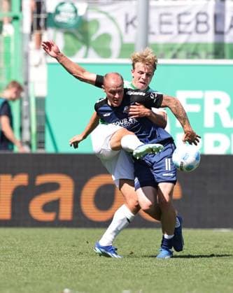 24 08 2024 Soccer Season 2024 2025 2 Soccer Bundesliga 03 Matchday SpVgg Greuther Fürth Kleeblatt SC Paderborn 07 SCP Sportfoto Zink DaMa xdaxmax DFL regulations prohibit any use of photographs as image sequences and or quasi video only for editorial use Philipp Müller 34, SpVgg Greuther Fürth Sven Michel 11, SC Paderborn 07