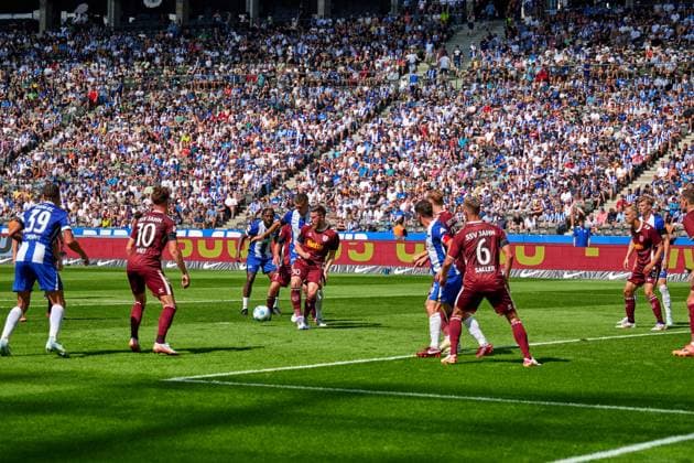 Hertha BSC Berlin in front of the goal, GER, Hertha BSC vs SSV Jahn Regensburg, Soccer Men, 2 Bundesliga, Season 2024 2025, 03 Matchday, 24 08 2024 DFL REGULATIONS PROHIBIT ANY USE OF PHOTOGRAPHS AS IMAGE SEQUENCES AND OR QUASI VIDEO GER, Hertha BSC vs SSV Jahn Regensburg, Soccer Men, 2 Bundesliga, Season 2024 2025, 03 Matchday, 24 08 2024 Berlin Copyright: xEibner-Pressefotox xClaudiusxRauchx EP_CRH