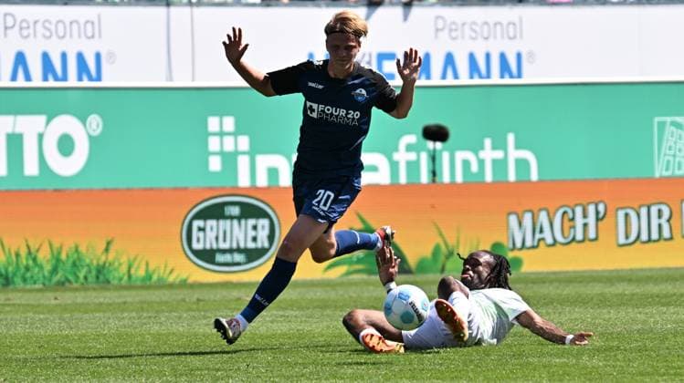 24 08 2024 Soccer season 2024 2025 2 Soccer Bundesliga 03 Matchday SpVgg Greuther Fürth Kleeblatt SC Paderborn 07 SCP Sportfoto Zink xwoxzix DFL regulations prohibit any use of photographs as image sequences and or quasi video only for editorial use Felix Götze 20, SC Paderborn 07 Noel Futkeu 9, SpVgg Greuther Fürth