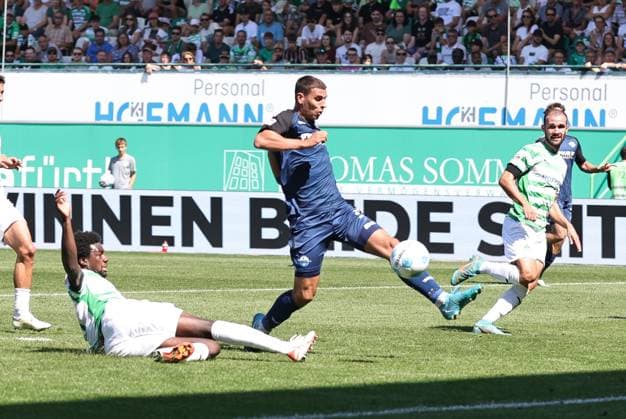 24 08 2024 Soccer Season 2024 2025 2 Soccer Bundesliga 03 Matchday SpVgg Greuther Fürth Kleeblatt SC Paderborn 07 SCP Sportfoto Zink DaMa xdaxmax DFL regulations prohibit any use of photographs as image sequences and or quasi video only for editorial use Koen Kostons 10, SC Paderborn 07 with shot on goal