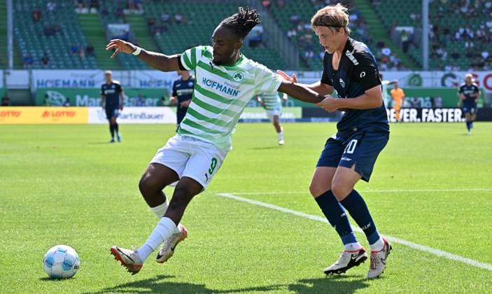 24 08 2024 Soccer Season 2024 2025 2 Soccer Bundesliga 03 Matchday SpVgg Greuther Fürth Kleeblatt SC Paderborn 07 SCP Sportfoto Zink xwoxzix DFL regulations prohibit any use of photographs as image sequences and or quasi video only for editorial use Noel Futkeu 9, SpVgg Greuther Fürth Felix Götze 20, SC Paderborn 07