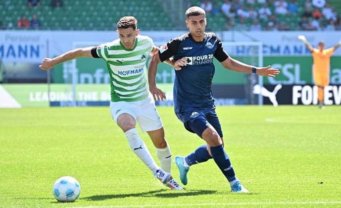 24 08 2024 Soccer Season 2024 2025 2 Soccer Bundesliga 03 Matchday SpVgg Greuther Fürth Kleeblatt SC Paderborn 07 SCP Sportfoto Zink xwoxzix DFL regulations prohibit any use of photographs as image sequences and or quasi video only for editorial use Branimir Hrgota 10 SpVgg Greuther Fürth Koen Kostons 10, SC Paderborn 07