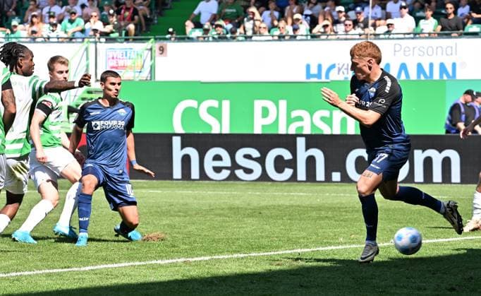 24 08 2024 Soccer Season 2024 2025 2 Soccer Bundesliga 03 Matchday SpVgg Greuther Fürth Kleeblatt SC Paderborn 07 SCP Sportfoto Zink xwoxzix DFL regulations prohibit any use of photographs as image sequences and or quasi video only for editorial use Gian Luca Gian Luca Itter 27, SpVgg Greuther Fürth , left Scored Goal Goal Shot for 1 0 against Koen Kostons 10, SC Paderborn 07 Laurin Curda 17, SC Paderborn 07