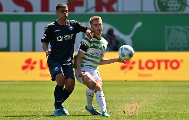 24 08 2024 Soccer Season 2024 2025 2 Soccer Bundesliga 03 Matchday SpVgg Greuther Fürth Kleeblatt SC Paderborn 07 SCP Sportfoto Zink xwoxzix DFL regulations prohibit any use of photographs as image sequences and or quasi video only for editorial use Koen Kostons 10, SC Paderborn 07 Gian Luca Gian Luca Itter 27, SpVgg Greuther Fürth