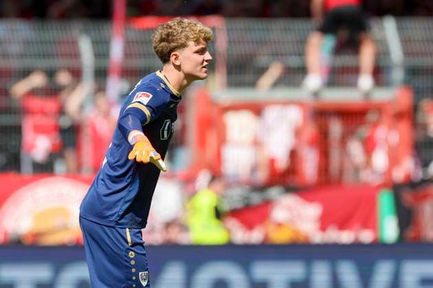Goalkeeper Johannes Schenk SC Preussen Muenster gestures, 2 Bundesliga, Preußen Münster vs 1 FC Kaiserslautern, Preußenstadion on August 24, 2024 in Münster, Germany Photo by Marco Steinbrenner DeFodi Images Goalkeeper Johannes Schenk SC Preussen Muenster gestures, 2 Bundesliga, Preußen Münster vs 1 FC Kaiserslautern, Preußenstadion, August 24, 2024 in Münster, Germany Photo by Marco Steinbrenner DeFodi Images DFB DFL REGULATIONS PROHIBIT ANY USE OF PHOTOGRAPHS AS IMAGE SEQUENCES AND OR QUASI VIDEO Defodi 700 scp fcK 20240824 052 Defodi-700 DFB DFL REGULATIONS PROHIBIT ANY USE OF PHOTOGRAPHS AS IMAGE SEQUENCES AND OR QUASI-VIDEO.