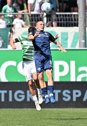24 08 2024 Soccer Season 2024 2025 2 Soccer Bundesliga 03 Matchday SpVgg Greuther Fürth Kleeblatt SC Paderborn 07 SCP Sportfoto Zink xwoxzix DFL regulations prohibit any use of photographs as image sequences and or quasi video only for editorial use Sirlord Conteh 11, SC Paderborn 07 vor Marco Meyerhöfer Meyerhoefer 18, SpVgg Greuther Fürth
