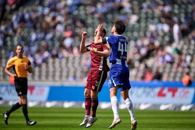 Linus Gechter Hertha BSC, 44 , GER, Hertha BSC vs SSV Jahn Regensburg, Soccer Men, 2 Bundesliga, Season 2024 2025, 03 Matchday, 24 08 2024 DFL REGULATIONS PROHIBIT ANY USE OF PHOTOGRAPHS AS IMAGE SEQUENCES AND OR QUASI VIDEO GER, Hertha BSC vs SSV Jahn Regensburg, Soccer Men, 2 Bundesliga, Season 2024 2025, 03 Matchday, 24 08 2024 Berlin Copyright: xEibner-Pressefotox xClaudiusxRauchx EP_CRH