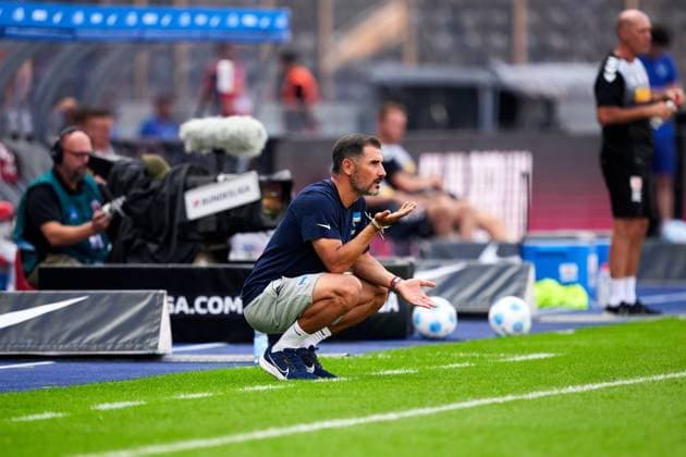 Christian Fiel Hertha BSC, Coach , GER, Hertha BSC vs SSV Jahn Regensburg, Soccer Men, 2 Bundesliga, Season 2024 2025, 03 Matchday, 24 08 2024 DFL REGULATIONS PROHIBIT ANY USE OF PHOTOGRAPHS AS IMAGE SEQUENCES AND OR QUASI VIDEO GER, Hertha BSC vs SSV Jahn Regensburg, Soccer Men, 2 Bundesliga, Season 2024 2025, 03 Matchday, 24 08 2024 Berlin Copyright: xEibner-Pressefotox xClaudiusxRauchx EP_CRH