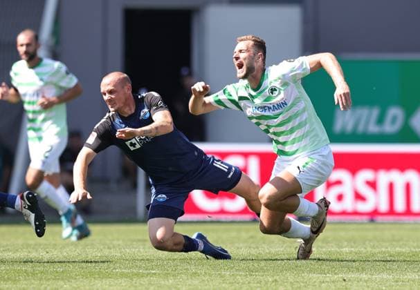 24 08 2024 Soccer season 2024 2025 2 Soccer Bundesliga 03 Matchday SpVgg Greuther Fürth Kleeblatt SC Paderborn 07 SCP Sportfoto Zink DaMa xdaxmax DFL regulations prohibit any use of photographs as image sequences and or quasi video only for editorial use Sven Michel 11, SC Paderborn 07 with foul on Dennis Srbeny 7, SpVgg Greuther Fürth