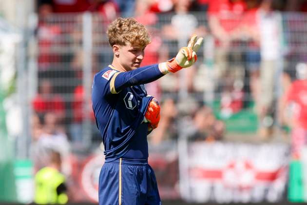Goalkeeper Johannes Schenk SC Preussen Muenster gestures, 2 Bundesliga, Preußen Münster vs 1 FC Kaiserslautern, Preußenstadion on August 24, 2024 in Münster, Germany Photo by Marco Steinbrenner DeFodi Images Goalkeeper Johannes Schenk SC Preussen Muenster gestures, 2 Bundesliga, Preußen Münster vs 1 FC Kaiserslautern, Preußenstadion, August 24, 2024 in Münster, Germany Photo by Marco Steinbrenner DeFodi Images DFB DFL REGULATIONS PROHIBIT ANY USE OF PHOTOGRAPHS AS IMAGE SEQUENCES AND OR QUASI VIDEO Defodi 700 scp fcK 20240824 060 Defodi-700 DFB DFL REGULATIONS PROHIBIT ANY USE OF PHOTOGRAPHS AS IMAGE SEQUENCES AND OR QUASI-VIDEO.