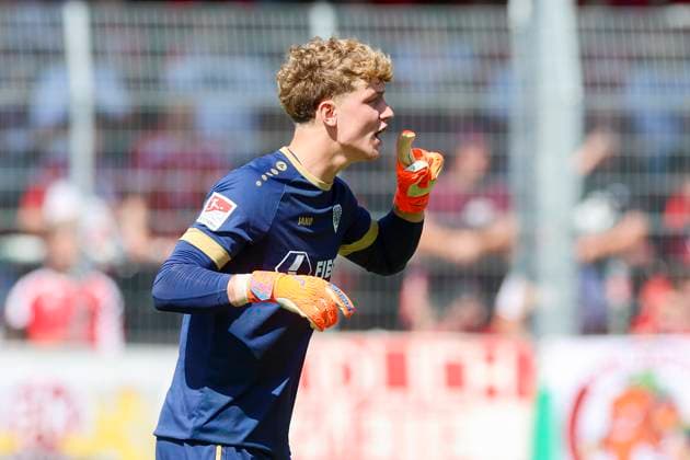 Goalkeeper Johannes Schenk SC Preussen Muenster gestures, 2 Bundesliga, Preußen Münster vs 1 FC Kaiserslautern, Preußenstadion on August 24, 2024 in Münster, Germany Photo by Marco Steinbrenner DeFodi Images Goalkeeper Johannes Schenk SC Preussen Muenster gestures, 2 Bundesliga, Preußen Münster vs 1 FC Kaiserslautern, Preußenstadion, August 24, 2024 in Münster, Germany Photo by Marco Steinbrenner DeFodi Images DFB DFL REGULATIONS PROHIBIT ANY USE OF PHOTOGRAPHS AS IMAGE SEQUENCES AND OR QUASI VIDEO Defodi 700 scp fcK 20240824 062 Defodi-700 DFB DFL REGULATIONS PROHIBIT ANY USE OF PHOTOGRAPHS AS IMAGE SEQUENCES AND OR QUASI-VIDEO.
