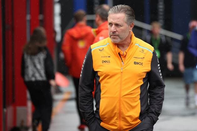 24 08 2024, xsvx, Motorsport FIA Formula 1, Dutch Grand Prix 2024 emspor, v l Zak Brown McLaren FIA REGULATIONS PROHIBIT ANY USE OF PHOTOGRAPHS as IMAGE SEQUENCES and or QUASI VIDEO Zandvoort