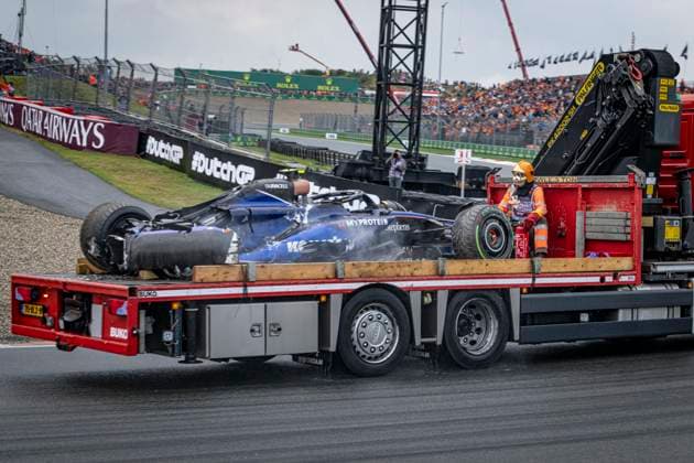 24th August 2024; Circuit Zandvoort, Zandvoort, North Holland, Netherlands; Formula 1 Heineken Dutch Grand Prix 2024; Qualifying Day; The car of Logan Sargeant (USA) is recovered after his crash  ActionPlus12684905 GodfreyxPitt