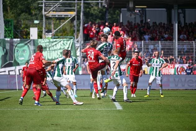 24 08 2024, Football, 2 Bundesliga, Matchday 3 Season 2024 2025, Preußen Münster 1 FC Kaiserslautern, Ragnar Ache 1 FC Kaiserslautern scores the goal to make it 1 0 for Lautern xRHR PHOTO TKx Copyright: RHR-FOTOx RHR-FOTO TK