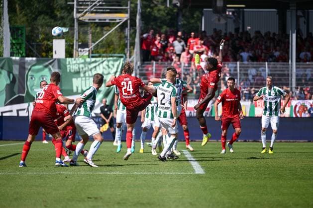 24 08 2024, Football, 2 Bundesliga, Matchday 3 Season 2024 2025, Preußen Münster 1 FC Kaiserslautern, Ragnar Ache 1 FC Kaiserslautern scores the goal to make it 1 0 for Lautern xRHR PHOTO TKx Copyright: RHR-FOTOx RHR-FOTO TK