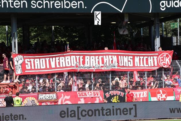 GER, Preussen Muenster vs 1 FC Kaiserslautern, Football, 2 Liga, Matchday 3, Season 2024 2025, 24 08 2024 Fans Kaiserslautern DFL REGULATES PROHIBIT ANY USE OF PHOTOGRAPHS AS IMAGE SEQUENCES AND OR QUASI VIDEO GER, Preussen Muenster vs 1 FC Kaiserslautern, Football, 2 Liga, Matchday 3, Season 2024 2025, 24 08 2024 Muenster Copyright: xEibner-Pressefoto xFrankxZeisingx EP_FZG