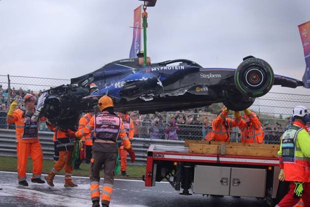 2 Logan Sargeant Williams Racing, 02 , Accident, Crash, Free Practice 3, FP3, Free Practice 3, NDL, Formula 1 World Championship, Dutch Grand Prix, Circuit Zandvoort, 24 08 2024 NDL, Formula 1 World Championship, Dutch Grand Prix, Netherlands, Circuit Zandvoort, 24 08 2024 Zandvoort Copyright: xEibner-Pressefoto AnnikaxGrafx EP_AGF