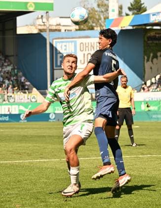 24 08 2024 Soccer Season 2024 2025 2 Soccer Bundesliga 03 Matchday SpVgg Greuther Fürth Kleeblatt SC Paderborn 07 SCP Sportfoto Zink xwoxzix DFL regulations prohibit any use of photographs as image sequences and or quasi video only for editorial use Dennis Srbeny 7, SpVgg Greuther Fürth Santiago Castaneda 5, SC Paderborn 07