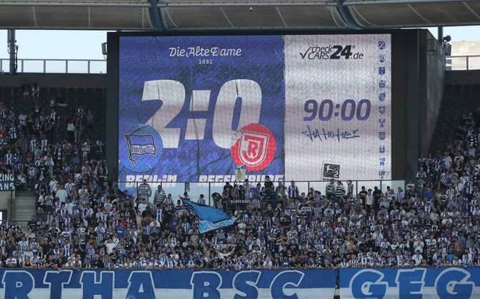 Scoreboard with final result 2 0 Sport Soccer Football DFL 2 Bundesliga Men 3 Matchday Season 2024 2025 24 08 2024 Hertha BSC Berlin vs SSV Jahn Regensburg DFL regulations prohibit any use of photographs as image sequences and or quasi video