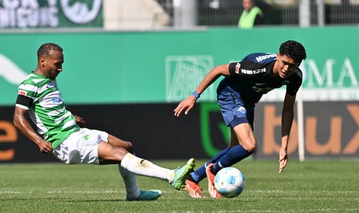 24 08 2024 Soccer Season 2024 2025 2 Soccer Bundesliga 03 Matchday SpVgg Greuther Fürth Kleeblatt SC Paderborn 07 SCP Sportfoto Zink xwoxzix DFL regulations prohibit any use of photographs as image sequences and or quasi video only for editorial use Julian Green 37, SpVgg Greuther Fürth Santiago Castaneda 5, SC Paderborn 07