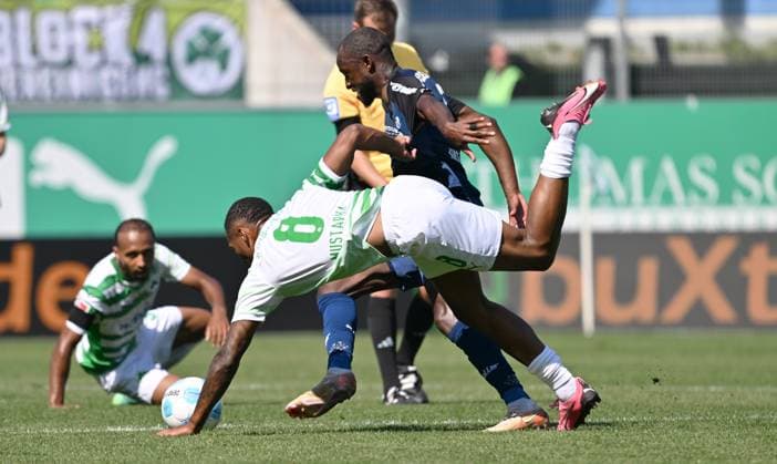24 08 2024 Soccer Season 2024 2025 2 Soccer Bundesliga 03 Matchday SpVgg Greuther Fürth Kleeblatt SC Paderborn 07 SCP Sportfoto Zink xwoxzix DFL regulations prohibit any use of photographs as image sequences and or quasi video only for editorial use Marlon Mustapha 8, SpVgg Greuther Fürth vor David Kinsombi 8, SC Paderborn 07