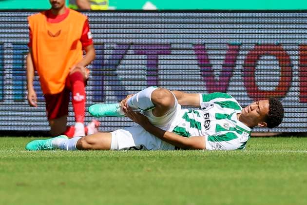 Andras Nemeth SC Preussen Muenster lies injured on the floor and holds his right ankle, 2 Bundesliga, Preußen Münster vs 1 FC Kaiserslautern, Preußenstadion, August 24, 2024 in Münster, Germany Photo by Marco Steinbrenner DeFodi Images Andras Nemeth SC Preussen Muenster lies injured on the floor and holds his right ankle, 2 Bundesliga, Preußen Münster vs 1 FC Kaiserslautern, Preußenstadion, August 24, 2024 in Münster, Germany Photo by Marco Steinbrenner DeFodi Images DFB DFL REGULATIONS PROHIBIT ANY USE OF PHOTOGRAPHS AS IMAGE SEQUENCES AND OR QUASI VIDEO Defodi 700 scp fcK 20240824 085 Defodi-700 DFB DFL REGULATIONS PROHIBIT ANY USE OF PHOTOGRAPHS AS IMAGE SEQUENCES AND OR QUASI-VIDEO.