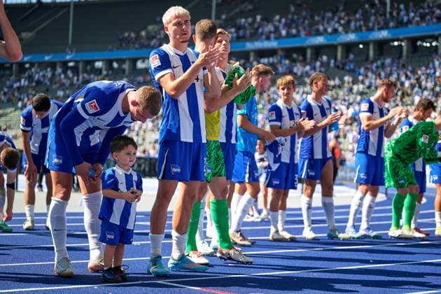 Hertha BSC Berlin celebrates victory, GER, Hertha BSC vs SSV Jahn Regensburg, Soccer Men, 2 Bundesliga, Season 2024 2025, 03 Matchday, 24 08 2024 DFL REGULATIONS PROHIBIT ANY USE OF PHOTOGRAPHS AS IMAGE SEQUENCES AND OR QUASI VIDEO GER, Hertha BSC vs SSV Jahn Regensburg, Soccer Men, 2 Bundesliga, Season 2024 2025, 03 Matchday, 24 08 2024 Berlin Copyright: xEibner-Pressefotox xClaudiusxRauchx EP_CRH