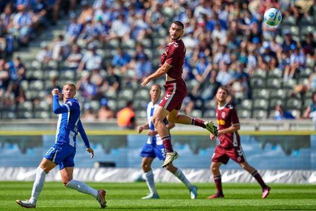 Rasim Bulic SSV Jahn Regensburg, 05 , Header, GER, Hertha BSC vs SSV Jahn Regensburg, Soccer Men, 2 Bundesliga, Season 2024 2025, 03 Matchday, 24 08 2024 DFL REGULATIONS PROHIBIT ANY USE OF PHOTOGRAPHS AS IMAGE SEQUENCES AND OR QUASI VIDEO GER, Hertha BSC vs SSV Jahn Regensburg, Soccer Men, 2 Bundesliga, Season 2024 2025, 03 Matchday, 24 08 2024 Berlin Copyright: xEibner-Pressefotox xClaudiusxRauchx EP_CRH