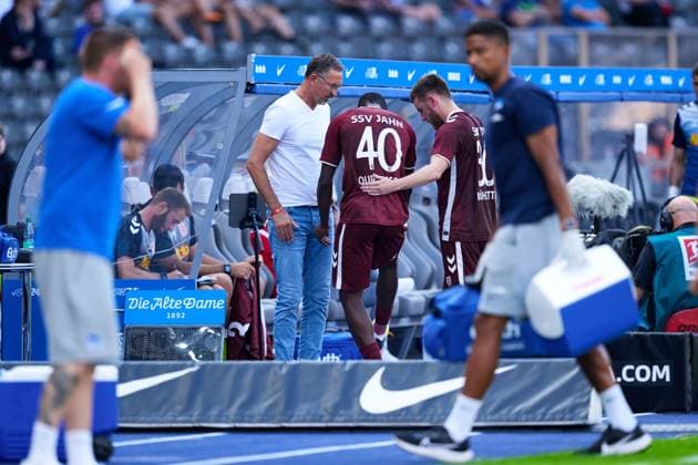 Mansour Ouro Tagba SSV Jahn Regensburg, 40 , red card, GER, Hertha BSC vs SSV Jahn Regensburg, Soccer Men, 2 Bundesliga, Season 2024 2025, 03 Matchday, 24 08 2024 DFL REGULATIONS PROHIBIT ANY USE OF PHOTOGRAPHS AS IMAGE SEQUENCES AND OR QUASI VIDEO GER, Hertha BSC vs SSV Jahn Regensburg, Soccer Men, 2 Bundesliga, Season 2024 2025, 03 Matchday, 24 08 2024 Berlin Copyright: xEibner-Pressefotox xClaudiusxRauchx EP_CRH
