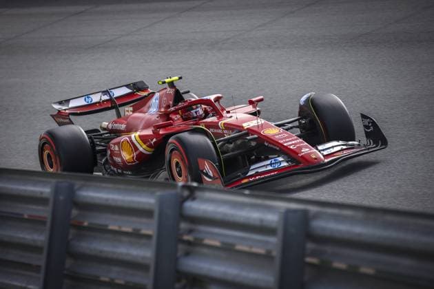 55 SAINZ Carlos (spa), Scuderia Ferrari SF-24, action during the Formula 1 Heineken Dutch Grand Prix 2024, 15th round of the 2024 Formula One World Championship, WM, Weltmeisterschaft from August 23 to 25, 2024 on the Circuit Zandvoort, in Zandvoort, Netherlands - F1 - DUTCH GRAND PRIX 2024 DPPI Panoramic  240824_R15_OLANDA_DP_XB5_1582_