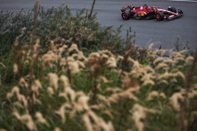 16 LECLERC Charles (mco), Scuderia Ferrari SF-24, action during the Formula 1 Heineken Dutch Grand Prix 2024, 15th round of the 2024 Formula One World Championship, WM, Weltmeisterschaft from August 23 to 25, 2024 on the Circuit Zandvoort, in Zandvoort, Netherlands - F1 - DUTCH GRAND PRIX 2024 DPPI Panoramic  240824_R15_OLANDA_DP_XB3_4604_