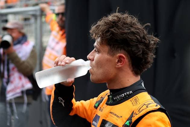 24 08 2024, xsvx, Motorsport FIA Formula 1, Grand Prix of the Netherlands 2024 emspor, v l Joy about the pole position with Lando Norris McLaren starting number 04 FIA REGULATIONS PROHIBIT ANY USE OF PHOTOGRAPHS as IMAGE SEQUENCES and or QUASI VIDEO Zandvoort