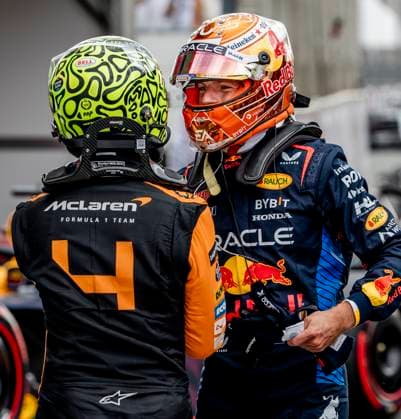 ZANDVOORT - Max Verstappen (Red Bull Racing) talks to Lando Norris (McLaren) after qualifying for the F1 Grand Prix of the Netherlands at the Circuit of Zandvoort. ANP REMKO DE WAAL xVIxANPxSportx xxANPxIVx 506629408 originalFilename: 506629408.jpg