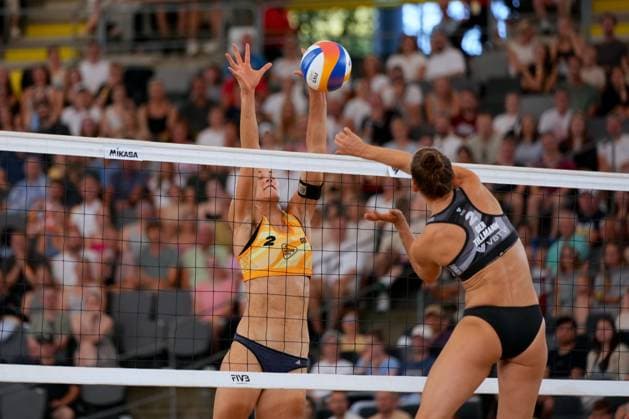 Hamburg, Germany, August 24th 2024: Louisa Lippmann ( Germany ) Cinja Tillmann ( Germany ) during the Elite 16 Beachvolleyball Tournament 2024 at Stadium Am Rothenbaum in Hamburg, GERMANY. (Julia Kneissl SPP) Copyright: xJuliaxKneisslx xSPPx spp-en-JuKnSp-JK_07642.jpeg