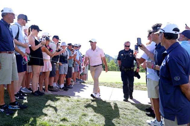 CASTLE ROCK, CO - AUGUST 24: PGA, Golf Herren golfer Rory McIlroy walks to the first tee during the third round of the PGA FedExCup BMW Championship on August 24th, 2024, at Castle Pines Golf Club in Castle Rock, Colorado. (Photo by Brian Spurlock Icon Sportswire) GOLF: AUG 24 PGA FedExCup Playoffs - BMW Championship EDITORIAL USE ONLY Icon24082410